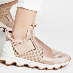 Women’s Sorel Kinetic Sneaker Size 10